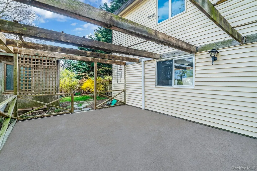 35 Mercury Avenue East Patchogue NY 11772