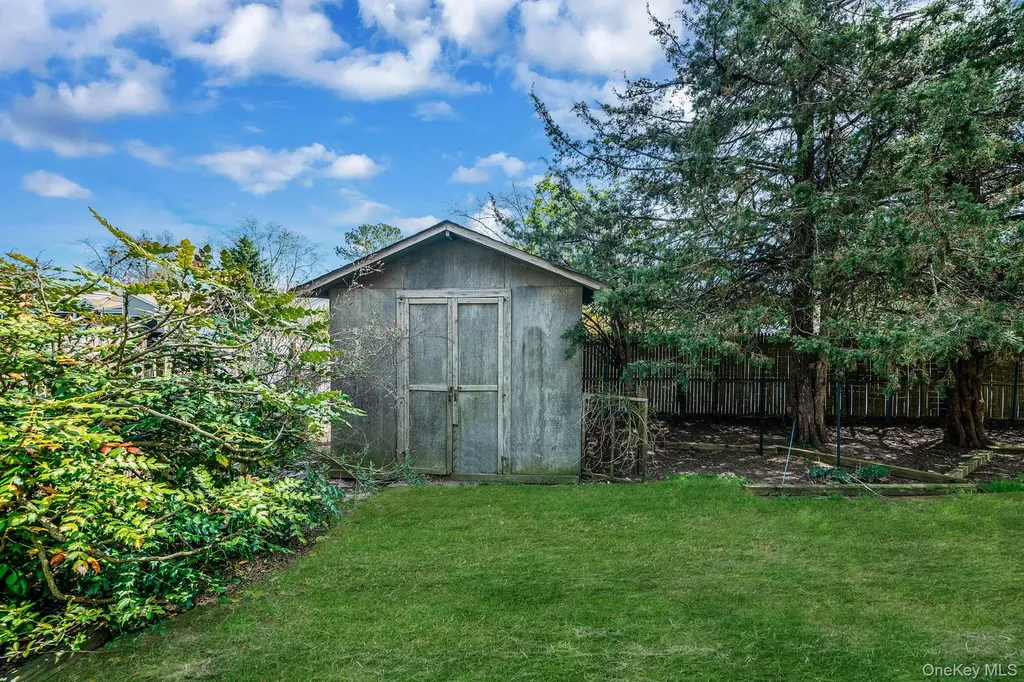 35 Mercury Avenue East Patchogue NY 11772
