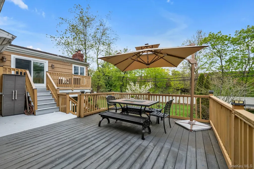 20 Jeffrey Lane Great Neck NY 11020