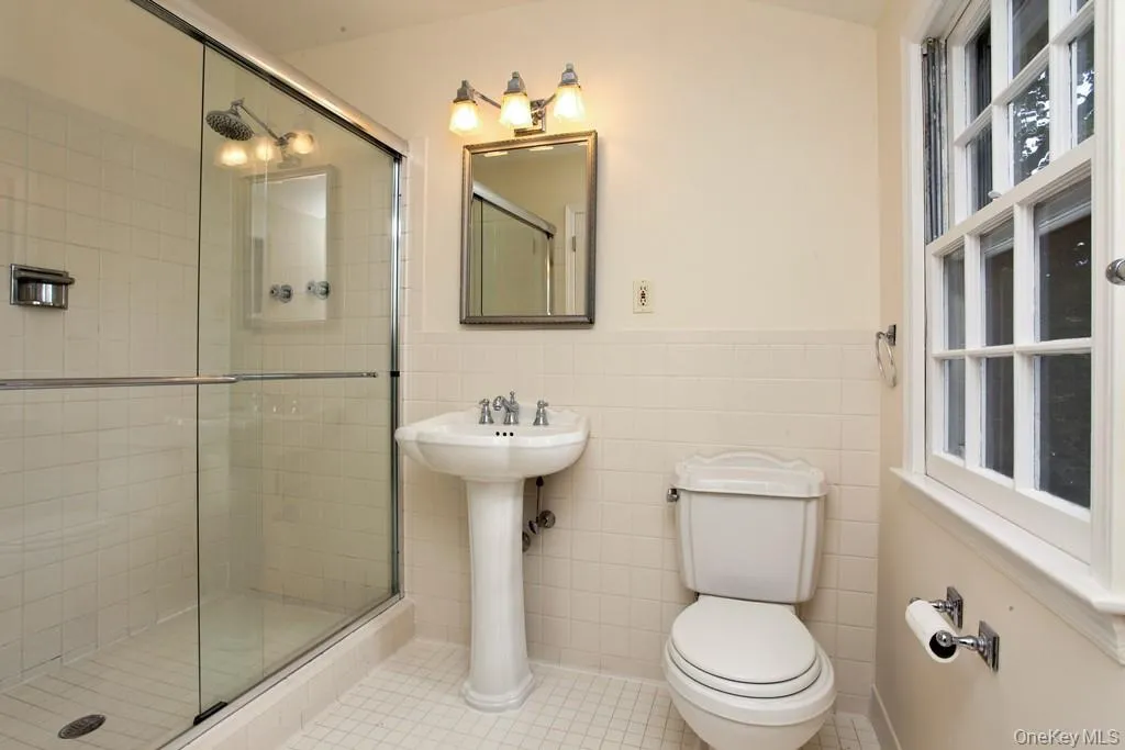 605 Fort Hill Road Scarsdale NY 10583