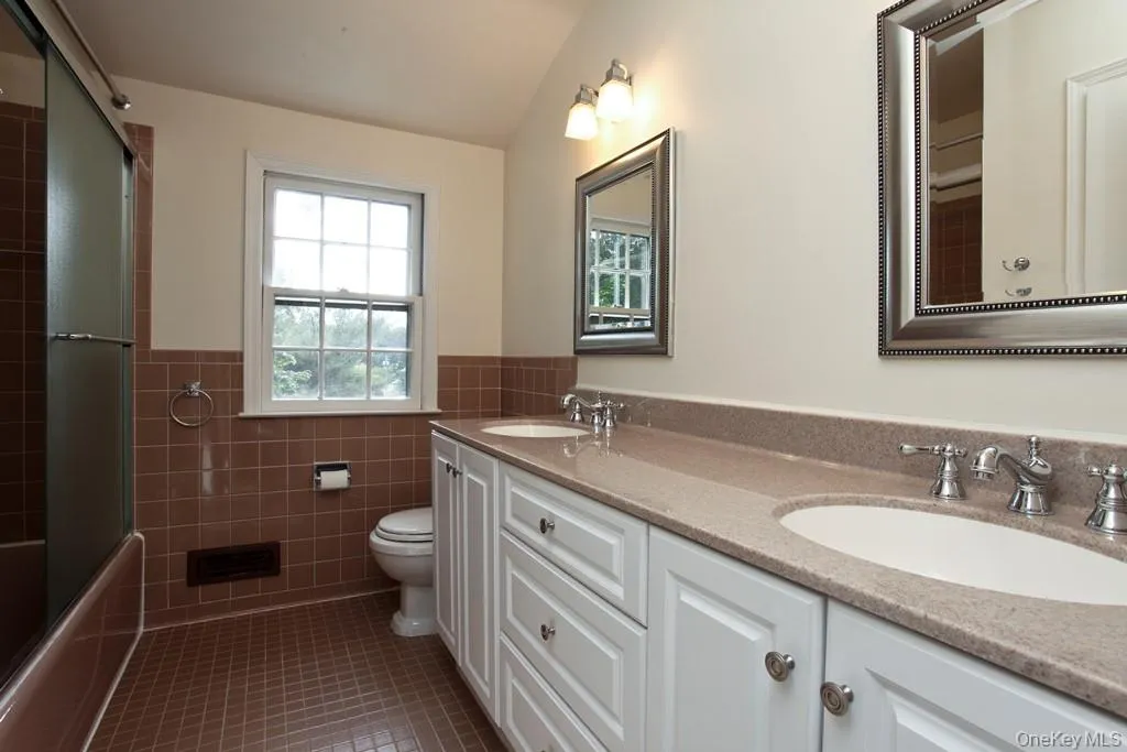 605 Fort Hill Road Scarsdale NY 10583