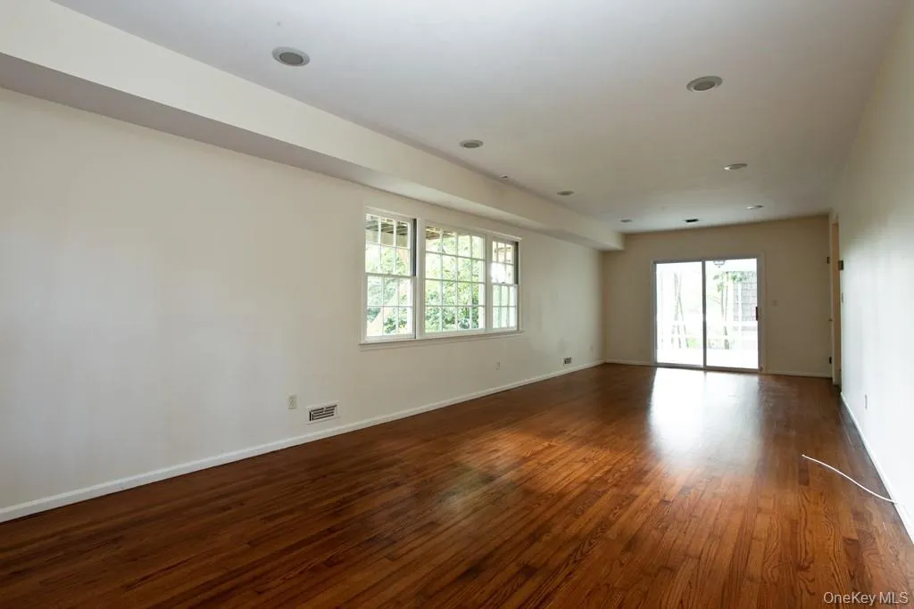 605 Fort Hill Road Scarsdale NY 10583