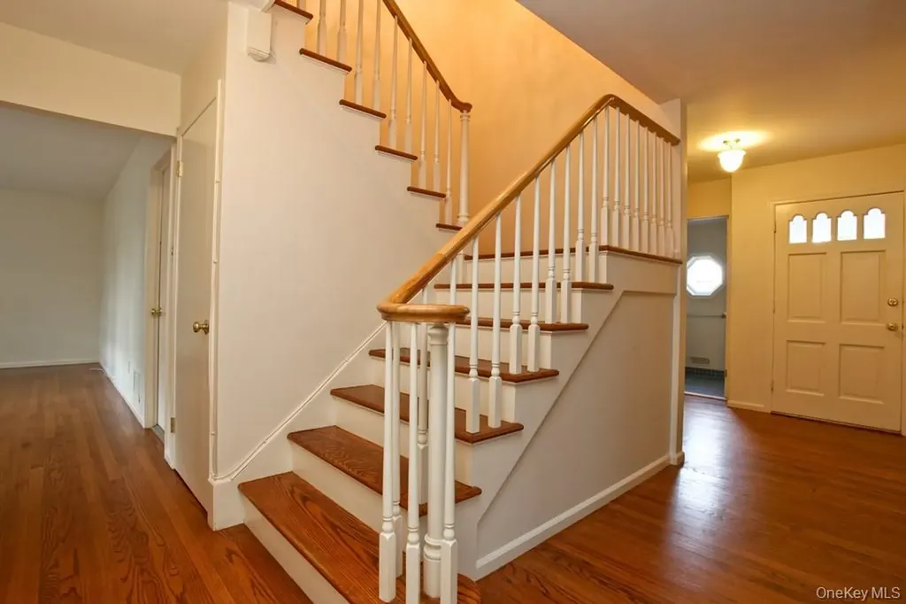605 Fort Hill Road Scarsdale NY 10583