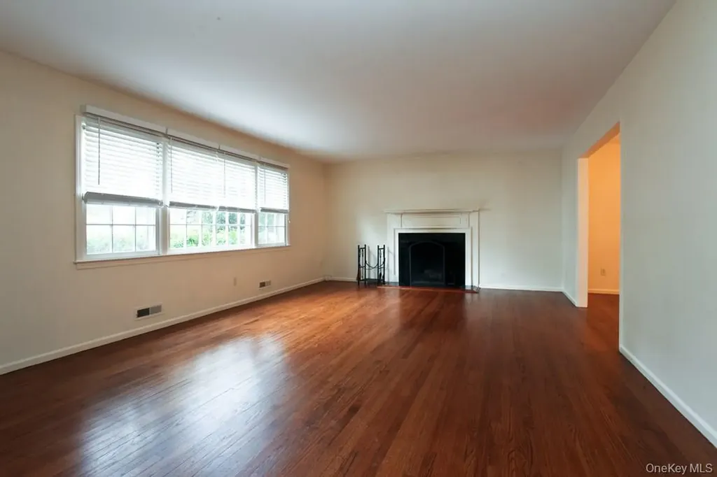 605 Fort Hill Road Scarsdale NY 10583