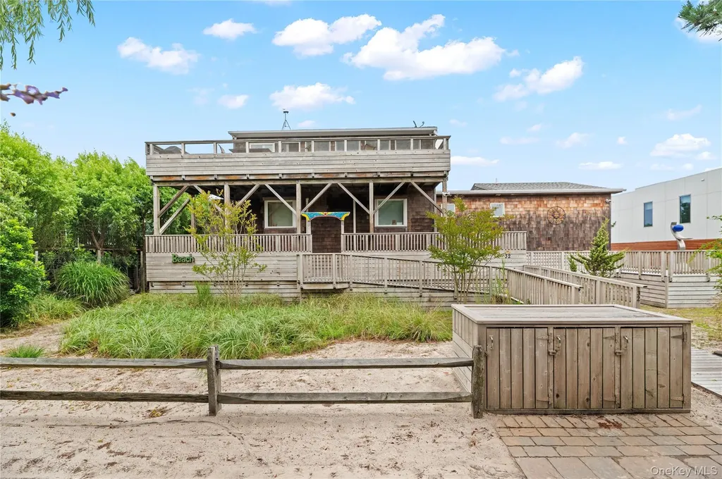 33 Schooner Ocean Beach NY 11770