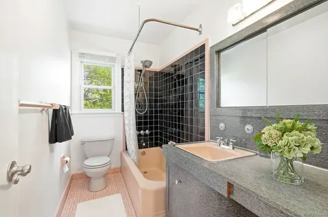 45 Runyon Place Scarsdale NY 10583