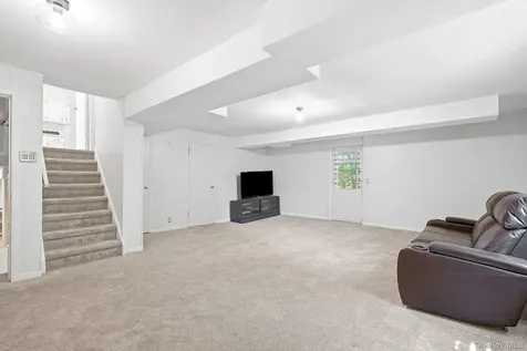 45 Runyon Place Scarsdale NY 10583