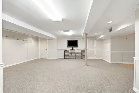 45 Runyon Place Scarsdale NY 10583