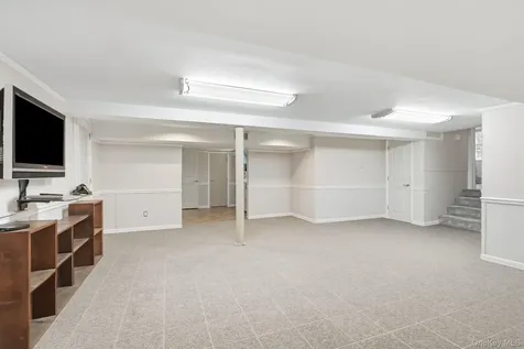 45 Runyon Place Scarsdale NY 10583