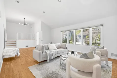 45 Runyon Place Scarsdale NY 10583