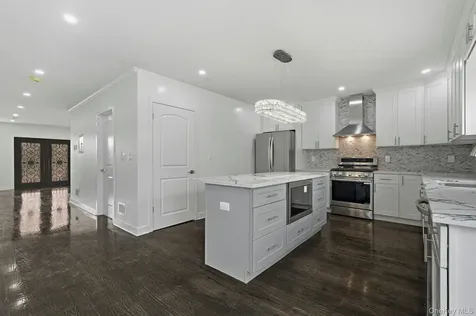 83-41 Little Neck Parkway Glen Oaks NY 11004