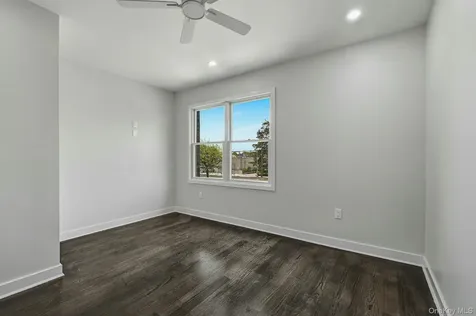 83-41 Little Neck Parkway Glen Oaks NY 11004