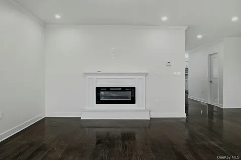 83-41 Little Neck Parkway Glen Oaks NY 11004