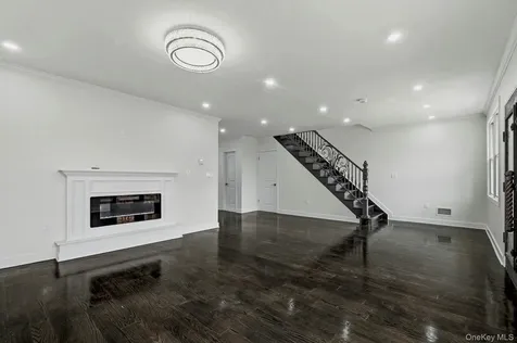 83-41 Little Neck Parkway Glen Oaks NY 11004