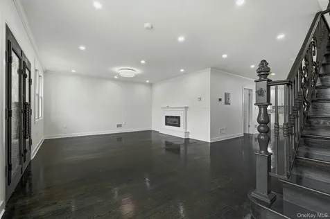 83-41 Little Neck Parkway Glen Oaks NY 11004