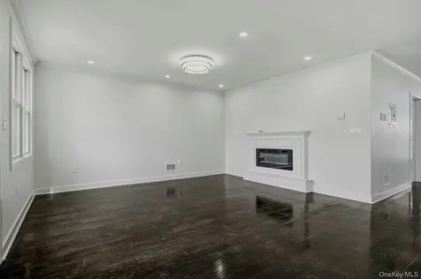 83-41 Little Neck Parkway Glen Oaks NY 11004