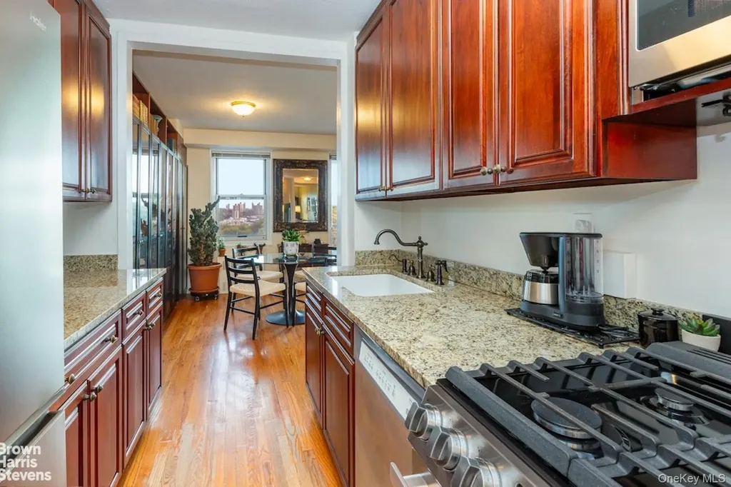 2400 Johnson Avenue Bronx NY 10463
