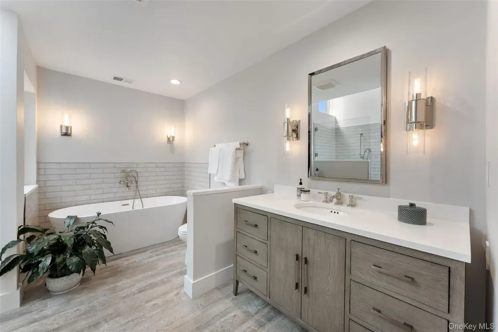 99 Waterside Close Eastchester NY 10709