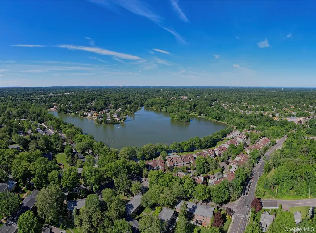 99 Waterside Close Eastchester NY 10709