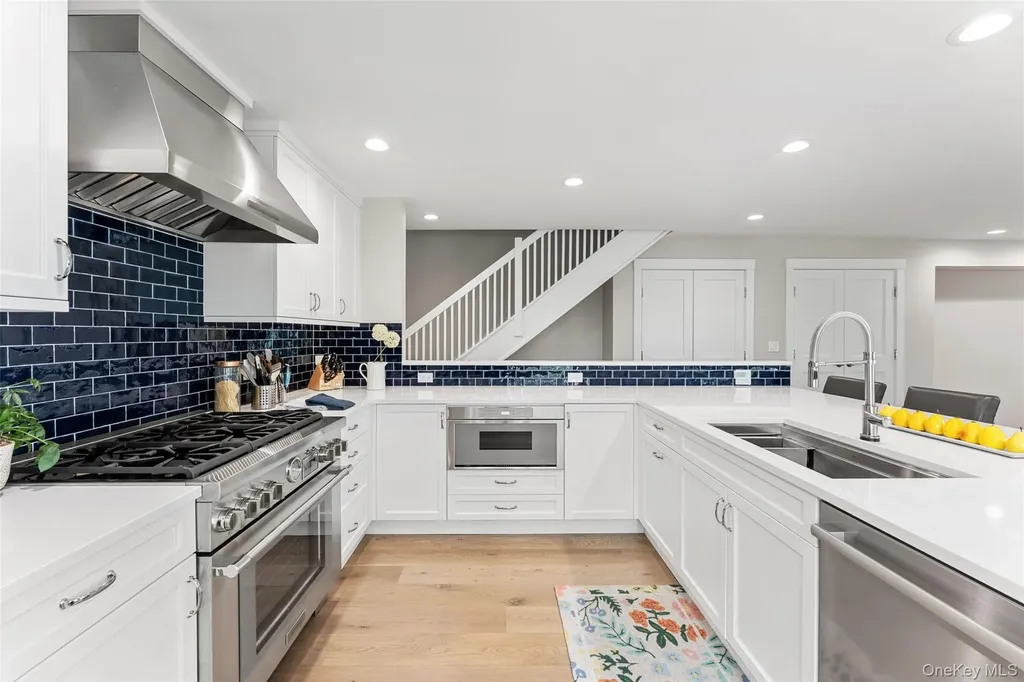 99 Waterside Close Eastchester NY 10709