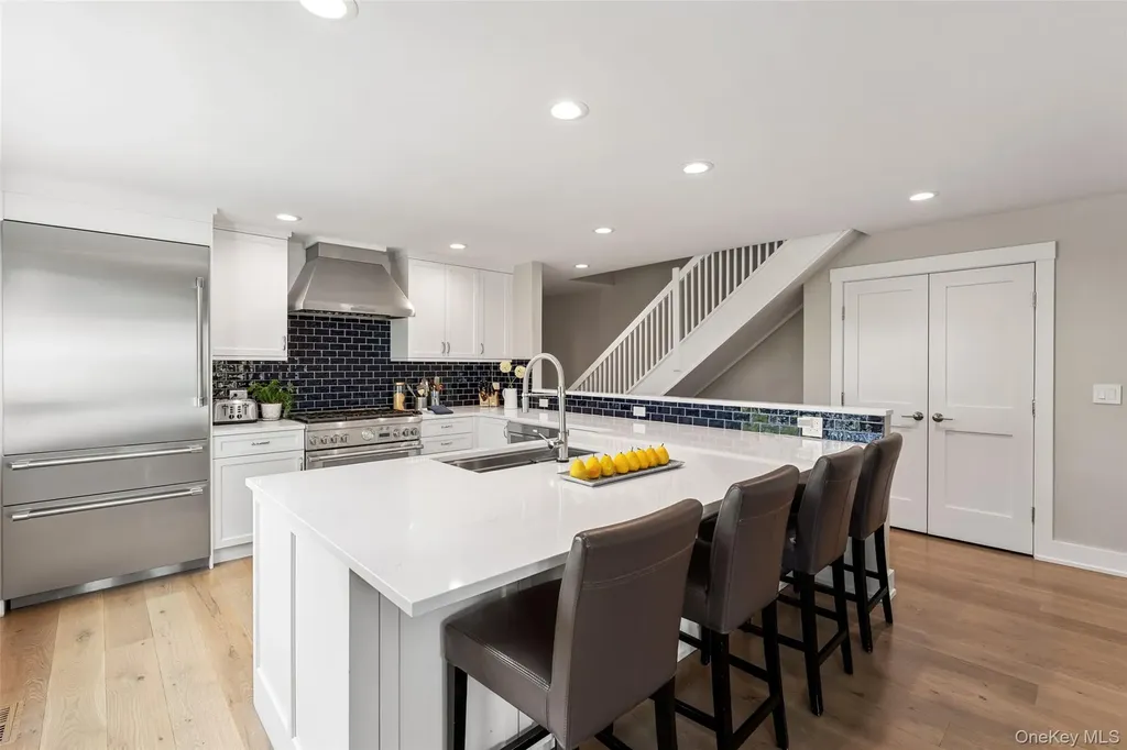 99 Waterside Close Eastchester NY 10709