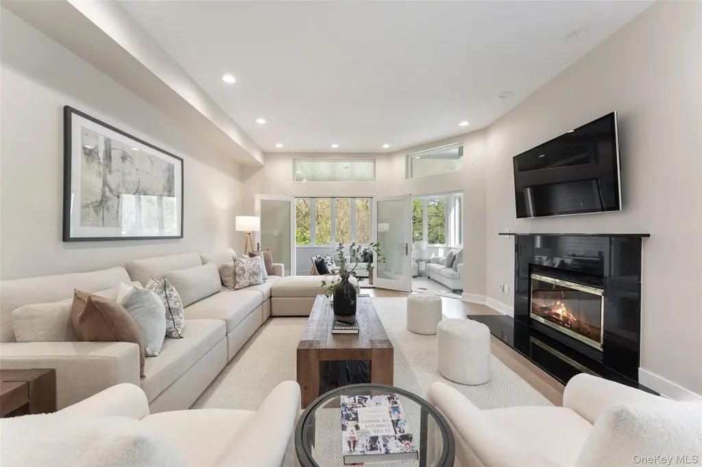 99 Waterside Close Eastchester NY 10709