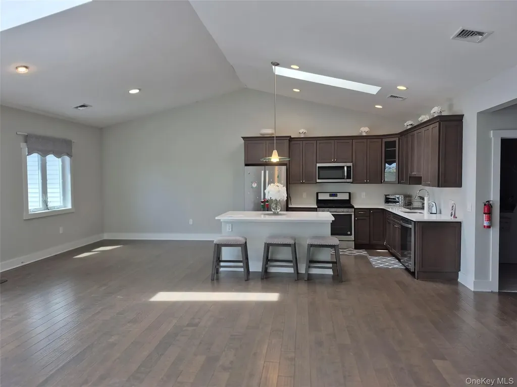 44 Fox Hill Drive Baiting Hollow NY 11933