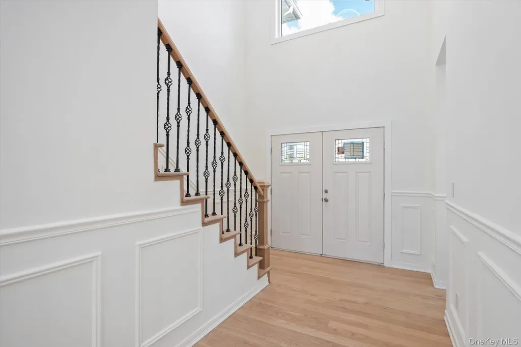 10 Faye Court Plainview NY 11803