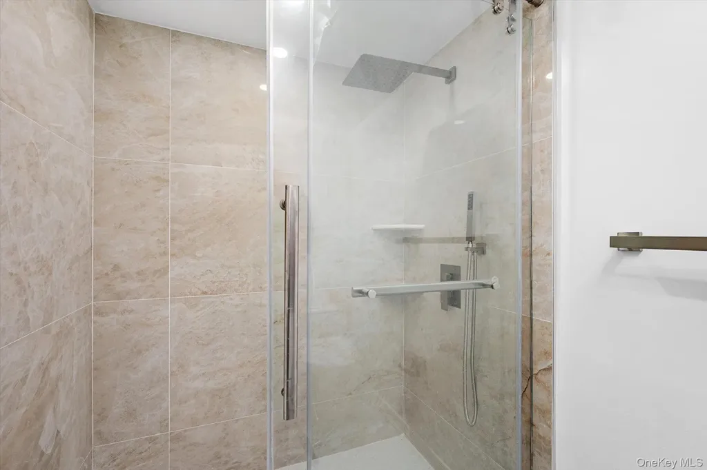 10 Faye Court Plainview NY 11803