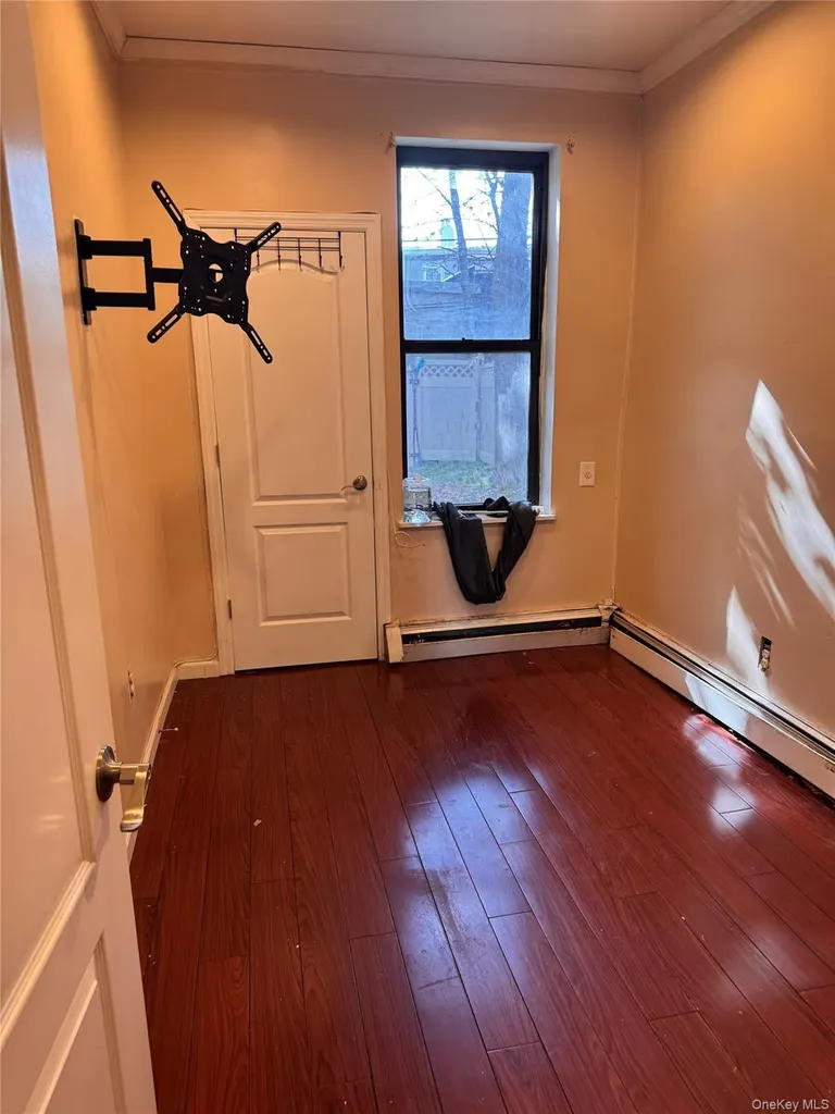 18 Pleasant Place Brooklyn NY 11233