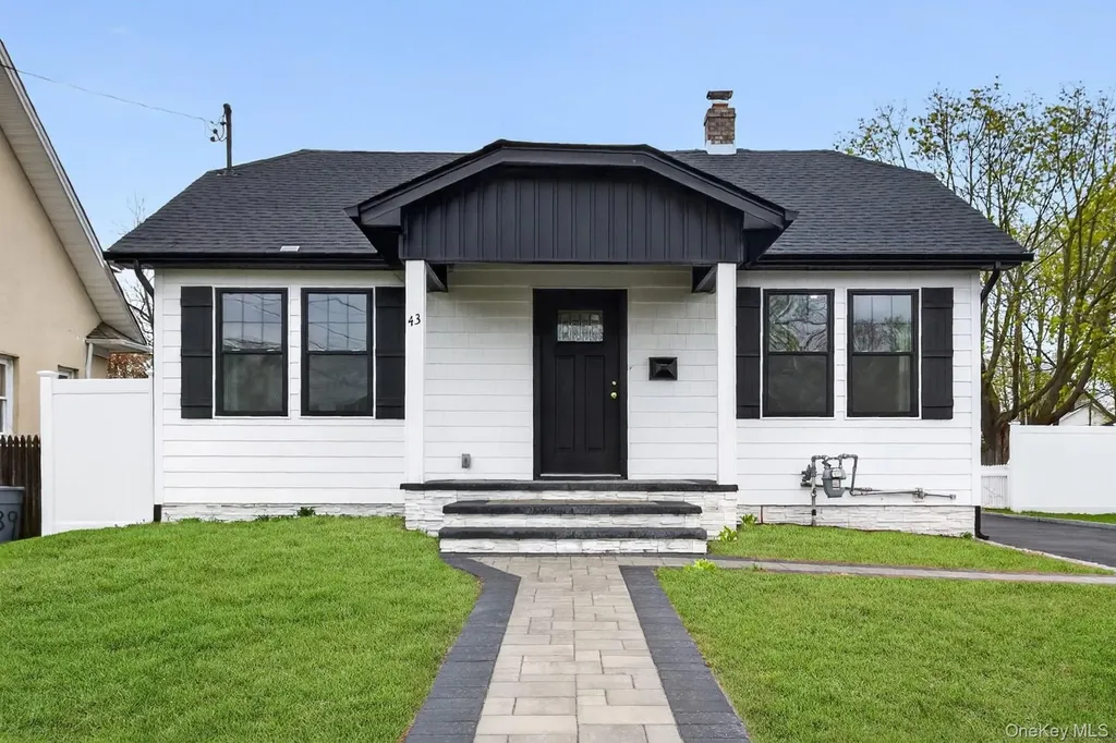 43 Robert Street Patchogue NY 11772