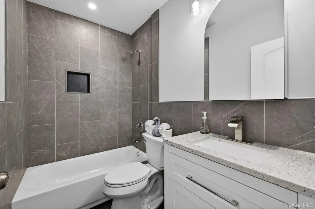 43 Robert Street Patchogue NY 11772