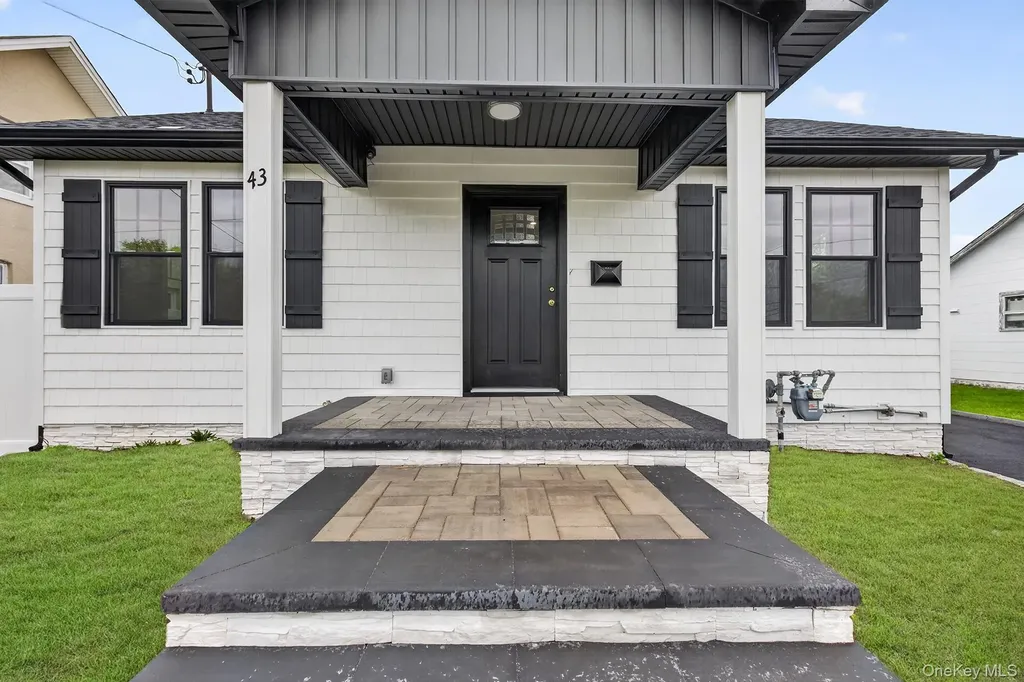 43 Robert Street Patchogue NY 11772