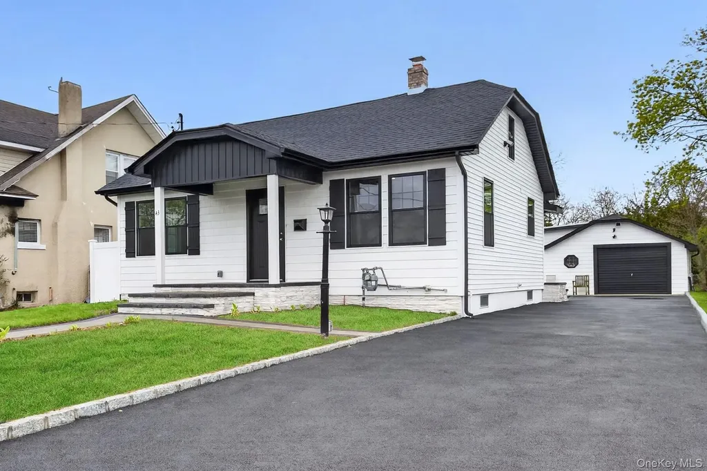 43 Robert Street Patchogue NY 11772
