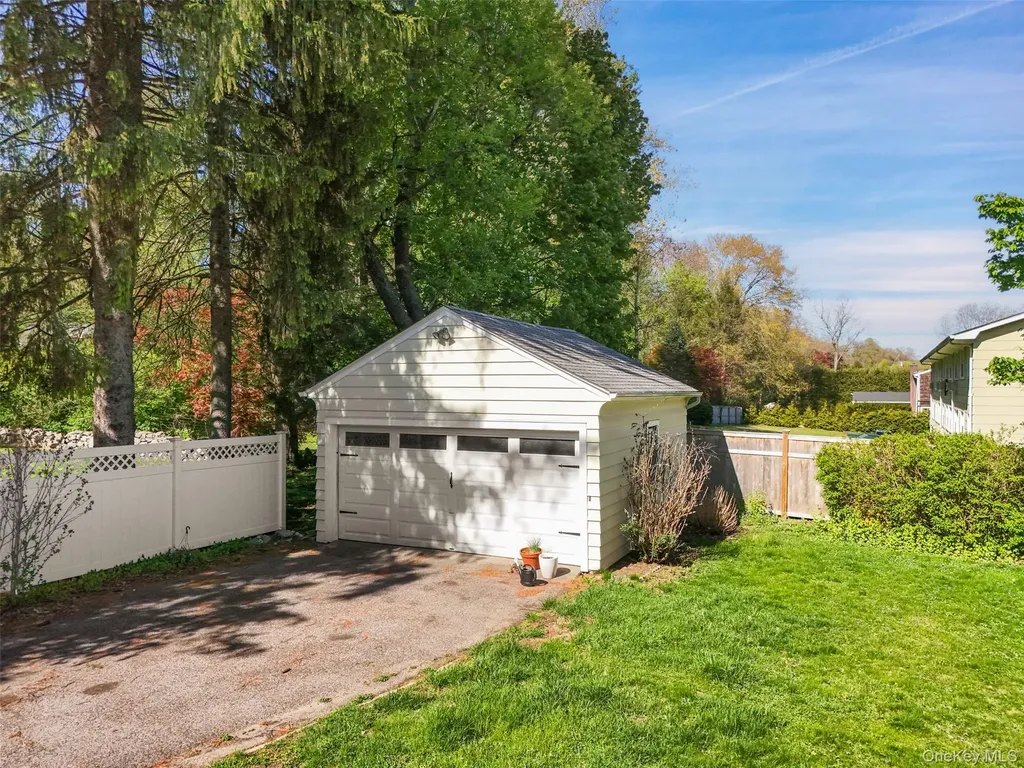 82 Crescent Terrace Bedford Hills NY 10507