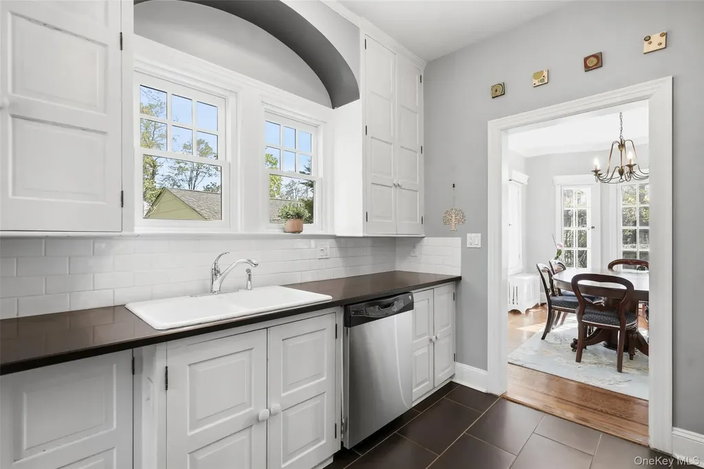 82 Crescent Terrace Bedford Hills NY 10507