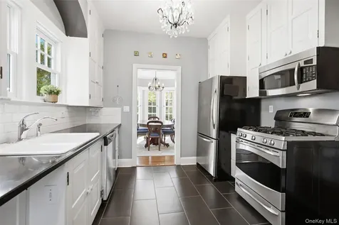 82 Crescent Terrace Bedford Hills NY 10507
