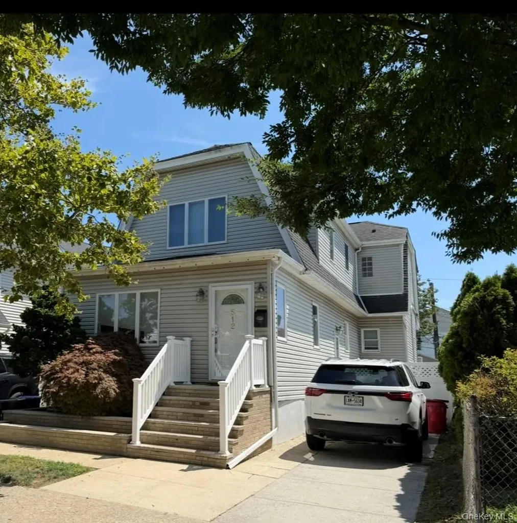 512 E Penn Street Long Beach NY 11561