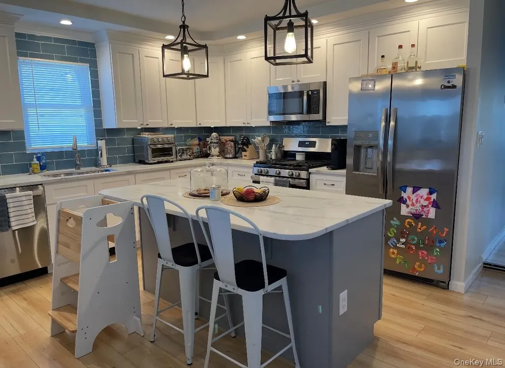 512 E Penn Street Long Beach NY 11561