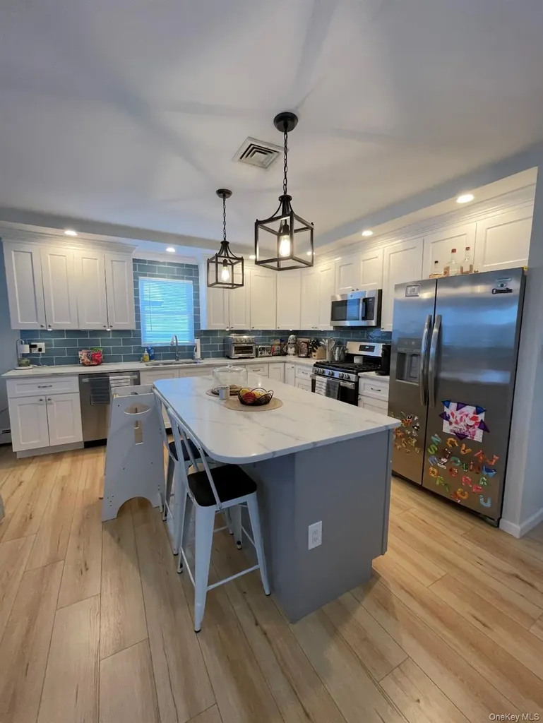 512 E Penn Street Long Beach NY 11561