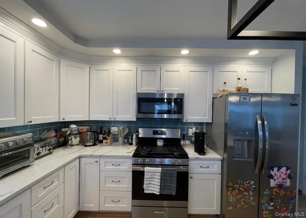 512 E Penn Street Long Beach NY 11561