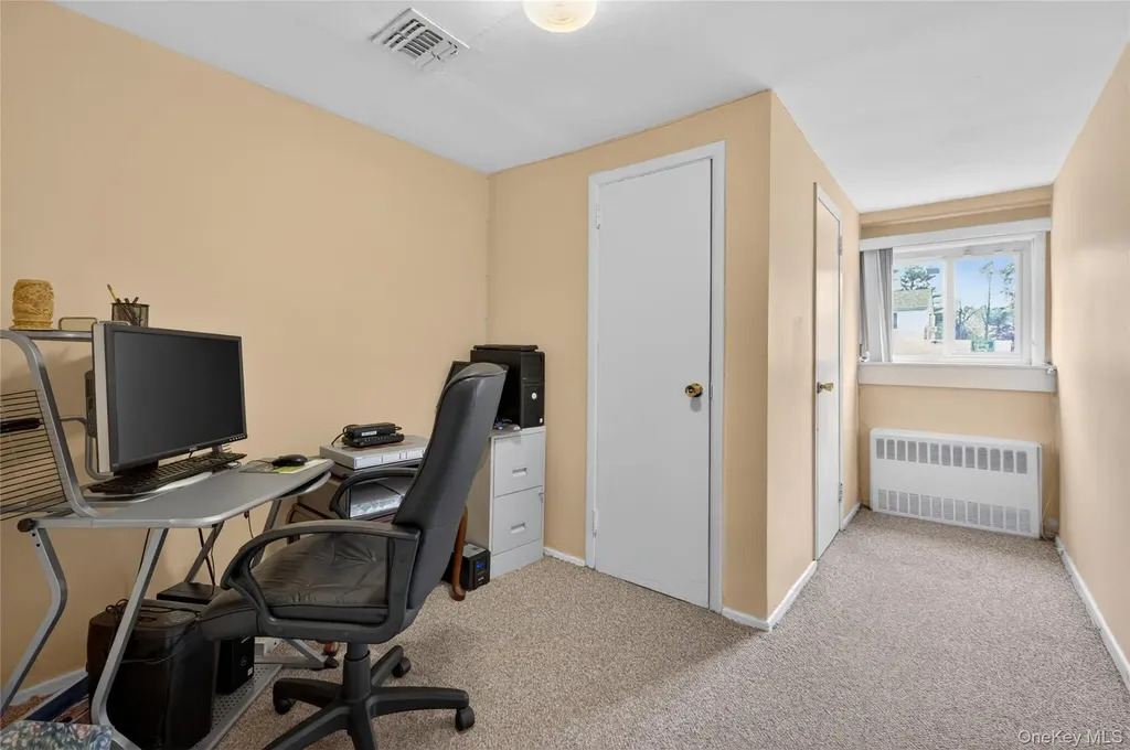 2 Vanad Drive East Hills NY 11576