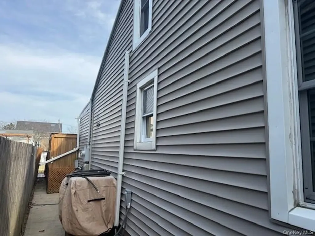 75 S Bay Drive Babylon NY 11702