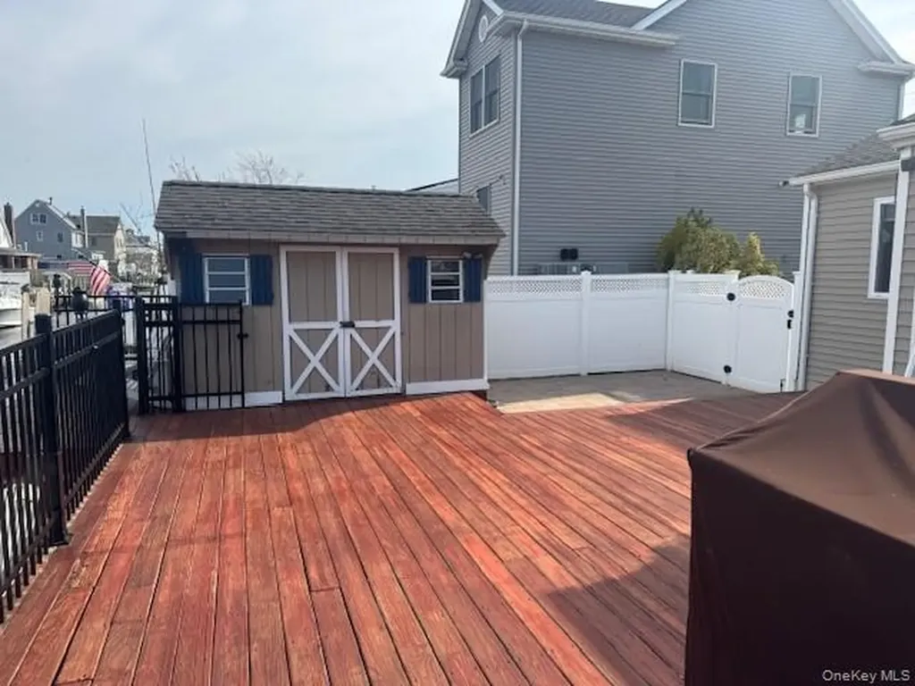75 S Bay Drive Babylon NY 11702