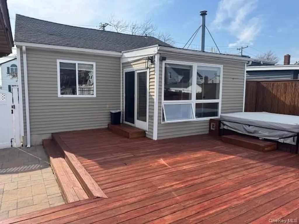 75 S Bay Drive Babylon NY 11702