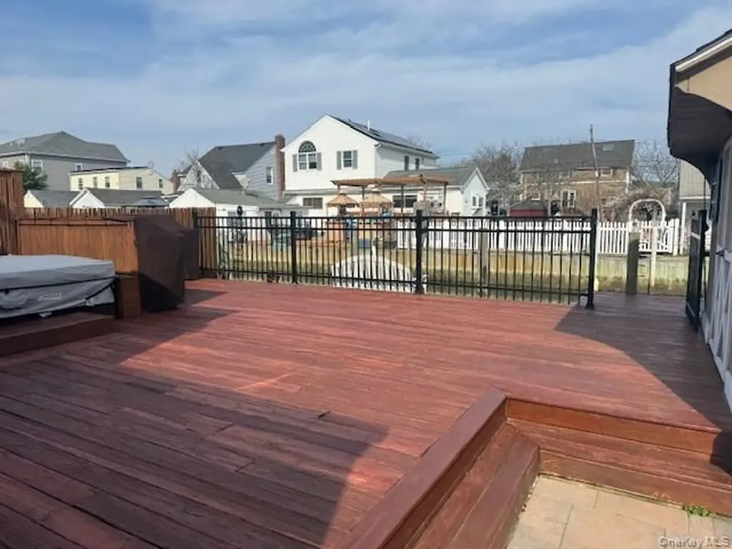 75 S Bay Drive Babylon NY 11702