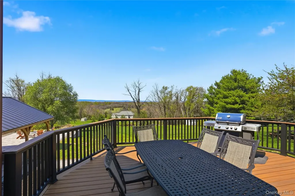 15 Almond Tree Lane Warwick NY 10990