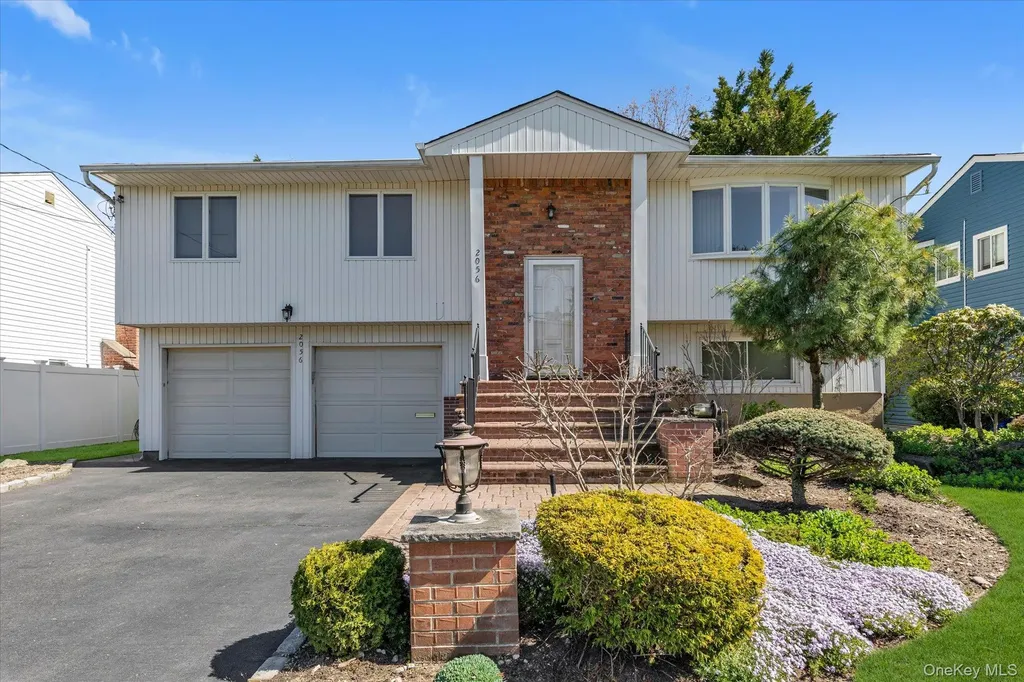 2056 Illona Lane Merrick NY 11566