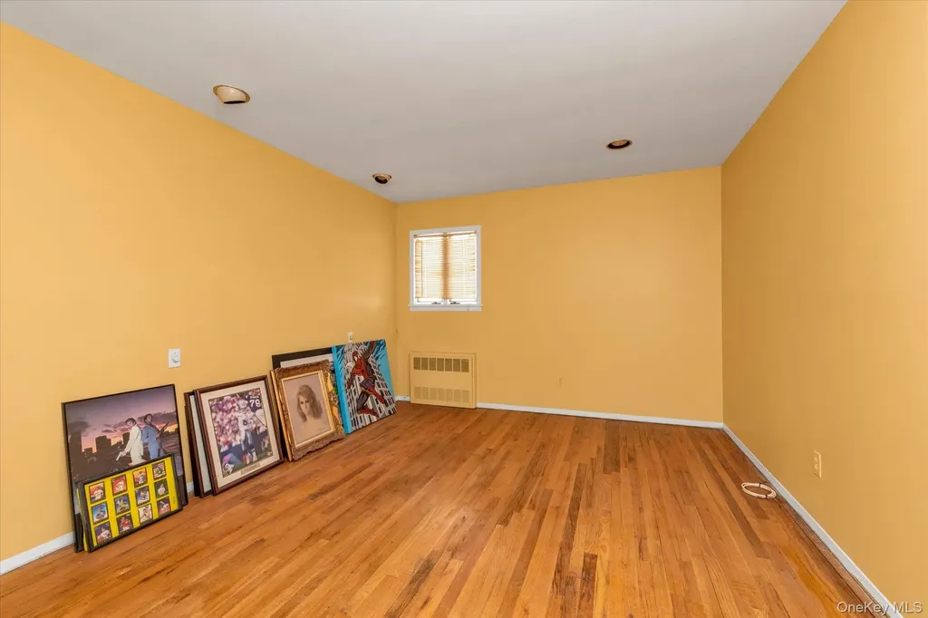 2056 Illona Lane Merrick NY 11566