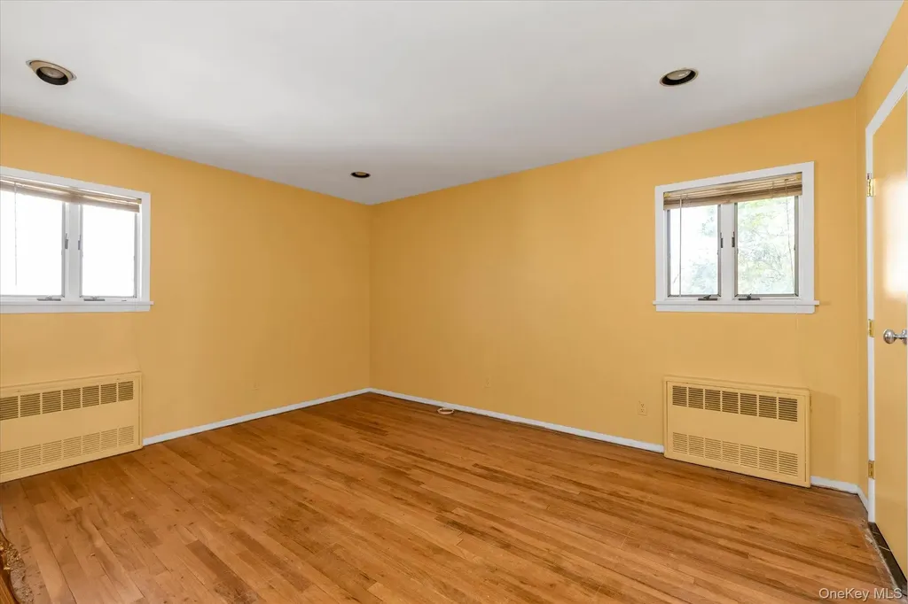 2056 Illona Lane Merrick NY 11566